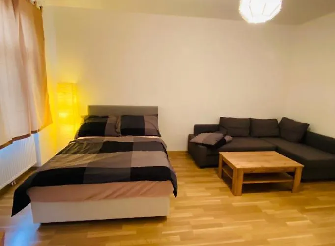 Hollergasse 22 *